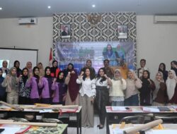 Kuatkan Pelaku UMKM dan Pelajar di Sektor Konveksi, Komindag Trenggalek Gelar Pelatihan Desain Baju dan Pola