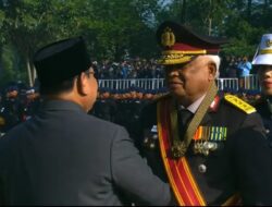 Dewan Pertimbangan SMSI Pusat Taufiequrachman Ruki Terima Bintang Kehormatan dari Presiden Prabowo pada Hari Bhayangkara ke-80