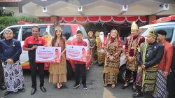 Novita Hardini Serahkan Bantuan 2 Mobil Ambulan Siaga Novita Peduli di Momen Peringatan HUT ke-81 Kemerdekaan RI